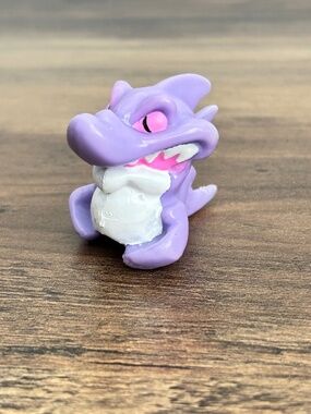 VINTAGE Zima Sea Catch Claw Game Replacement Purple Shark Figure Piece 1990s PVC